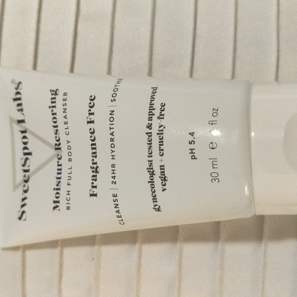 NWT body wash for dry skin
